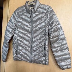 GAP XS silver gray puffer jacket in very good condition